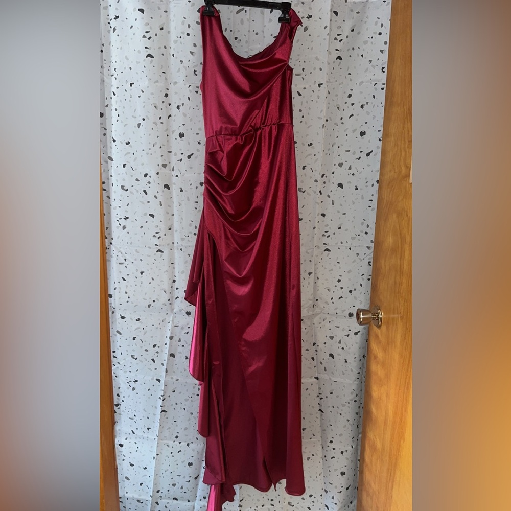 Lucy in the Sky, size medium, maxi dress